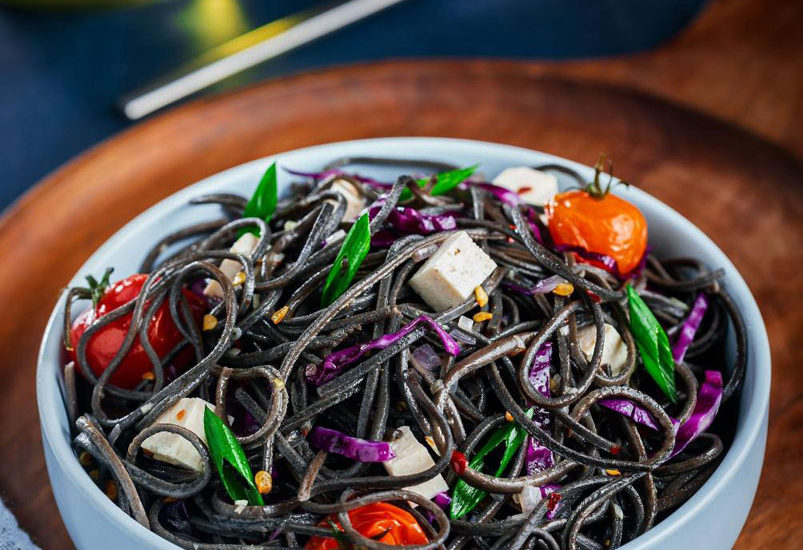 squid ink pasta, cuttlefish pasta with tofu, tofu tomato pasta, black spaghetti with tofu, food photography