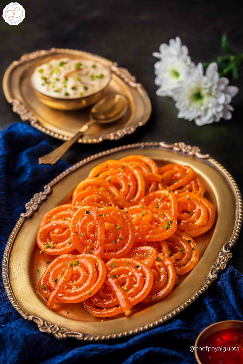 Sweet Indian pretzel, Chasni with Jalebi, Food photography.