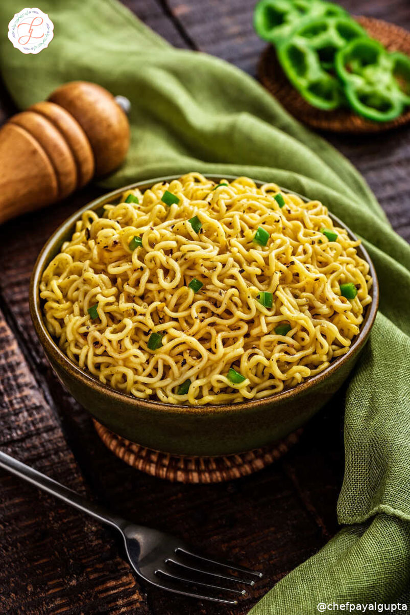 food photography, capsicum noodles, spicy chilly noodles, masala capsicum noodles